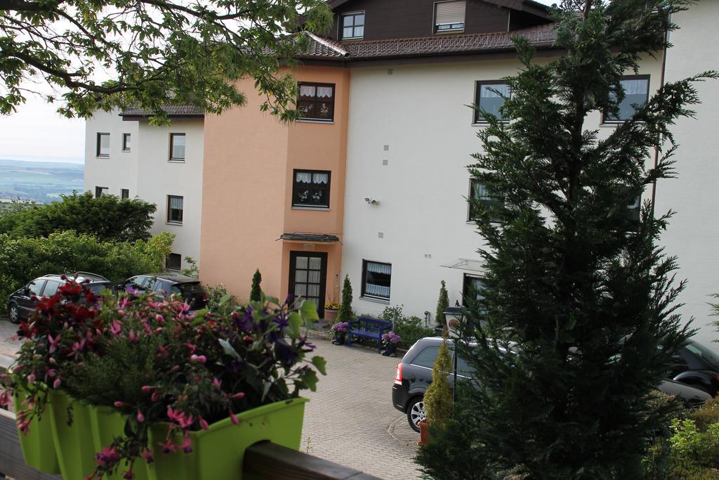 Dannenfels Kastanienhof Apartment Hotel מראה חיצוני תמונה